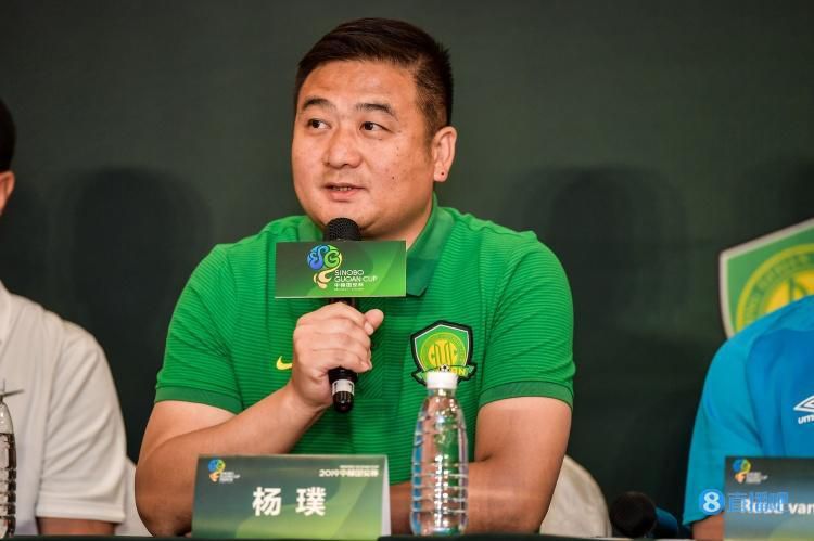 图书馆里的女朋友